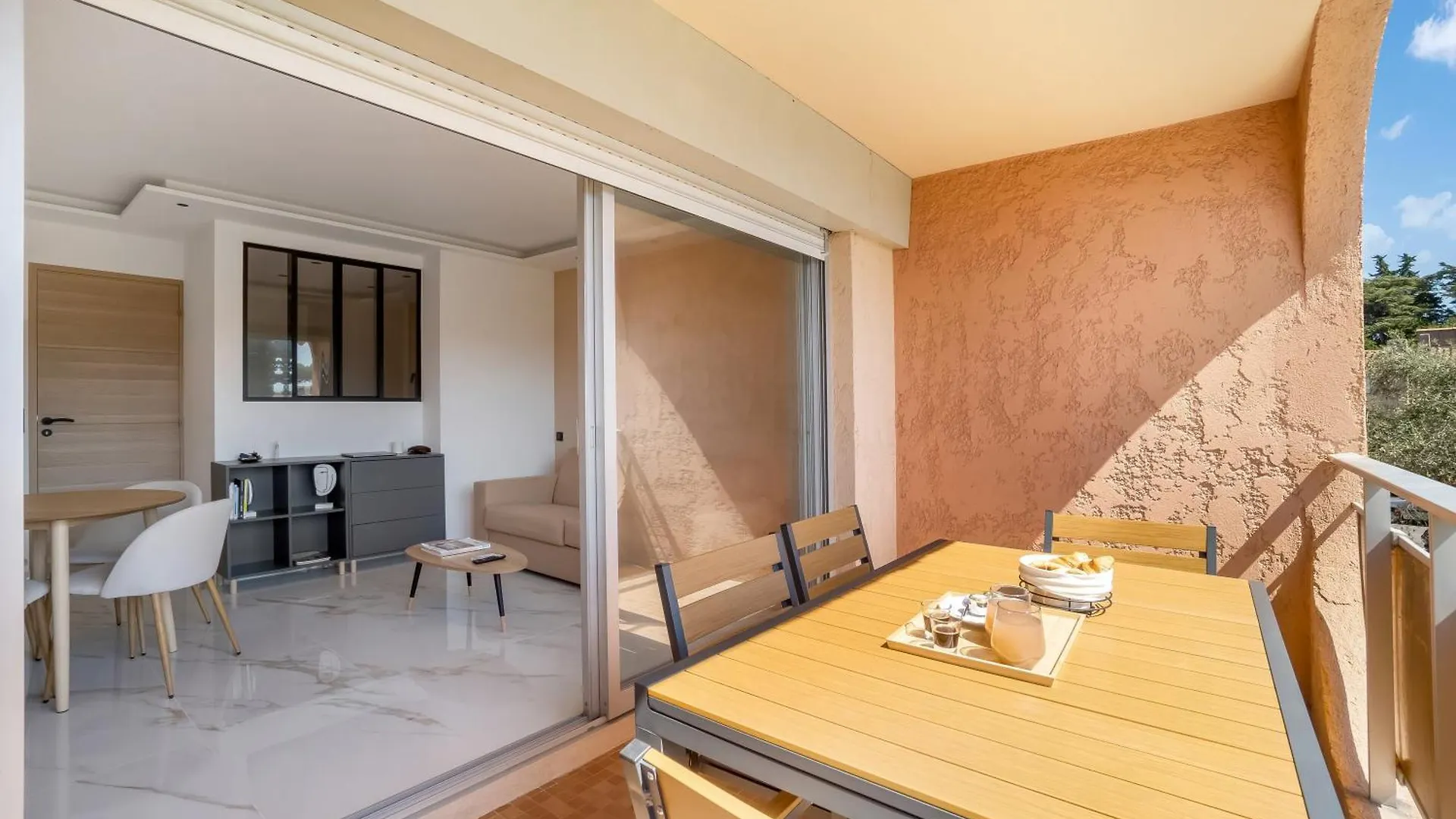 Aparthotel Eden Azur - Residence Hoteliere Golfe-Juan