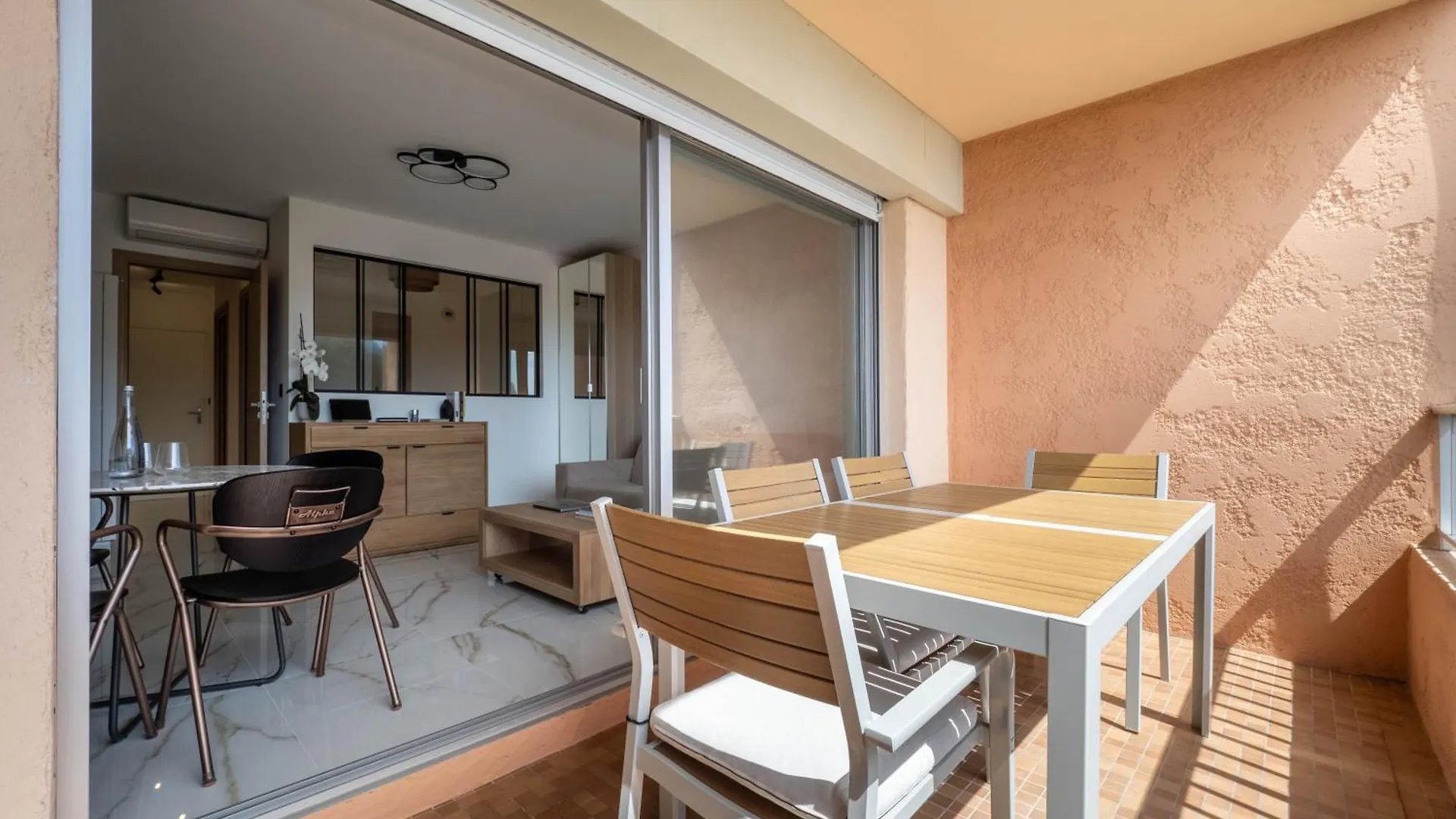 Eden Azur - Residence Hoteliere Golfe-Juan Aparthotel