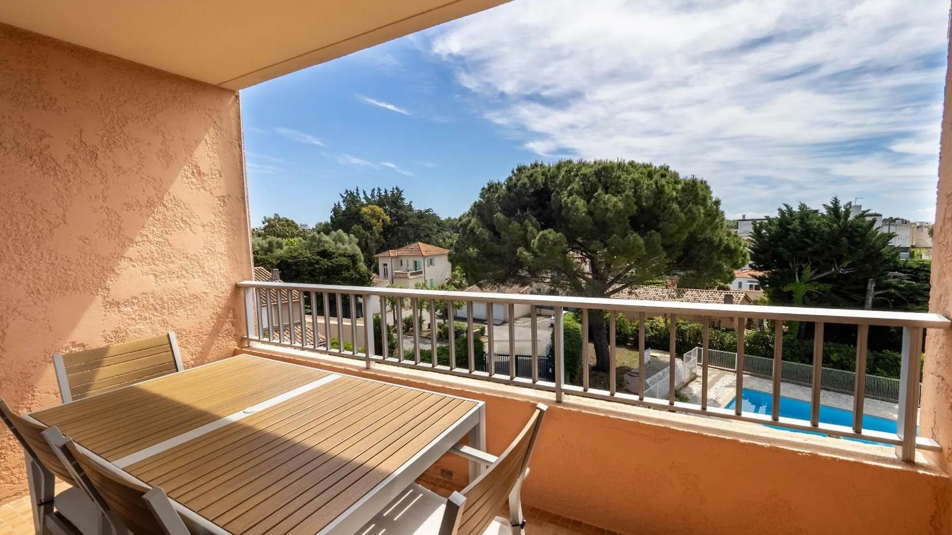 Aparthotel Eden Azur - Residence Hoteliere Golfe-Juan