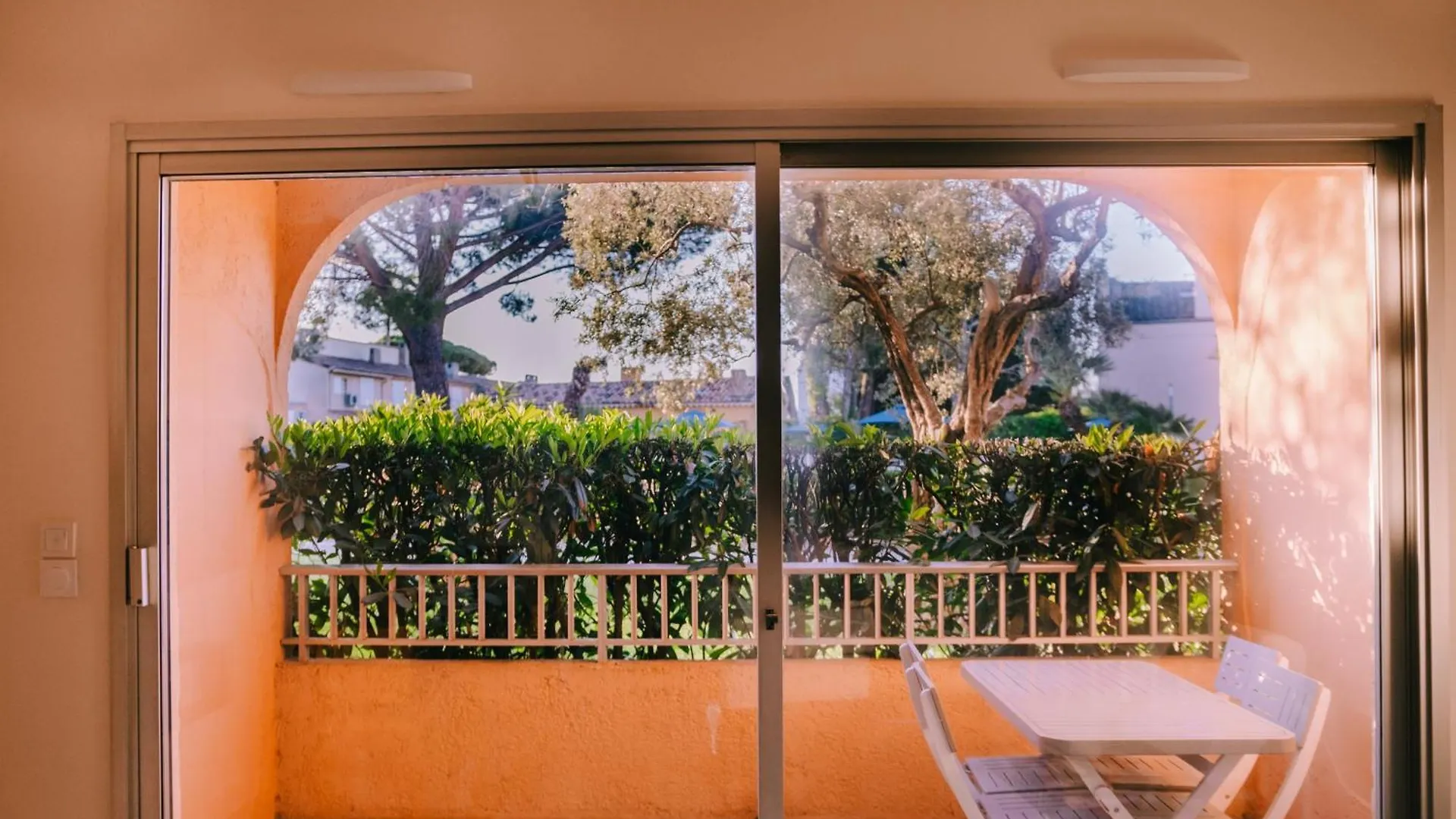 Aparthotel Eden Azur - Residence Hoteliere Golfe-Juan