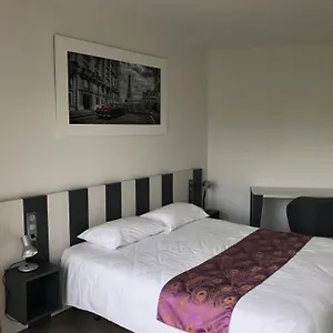 Motel Logis - Restaurant L Enclos Millau